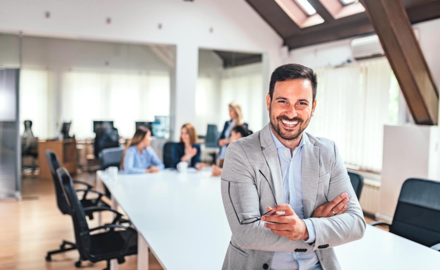 Espacio de trabajo creativo para edición de video y narrativa visual